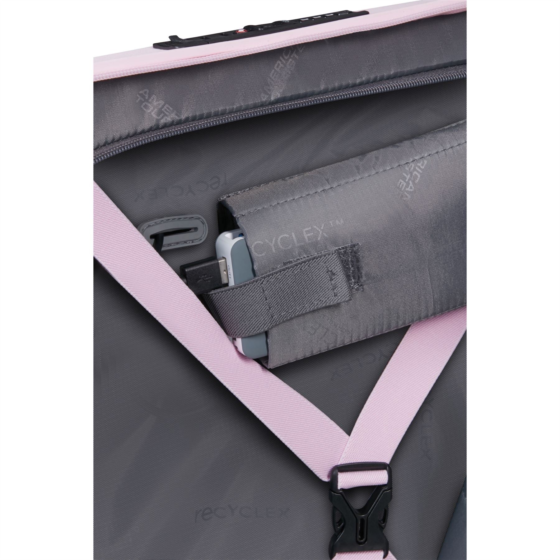 American Tourister Novastream Expanding 4 Wheeled Trolley Suitcase - Image 152