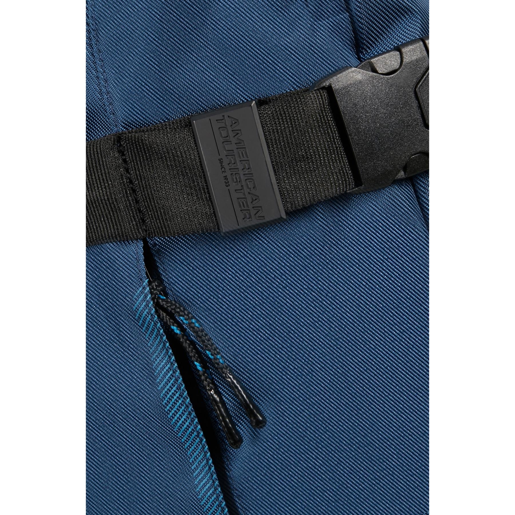 American Tourister Urban Track Rolling Holdall - Image 9