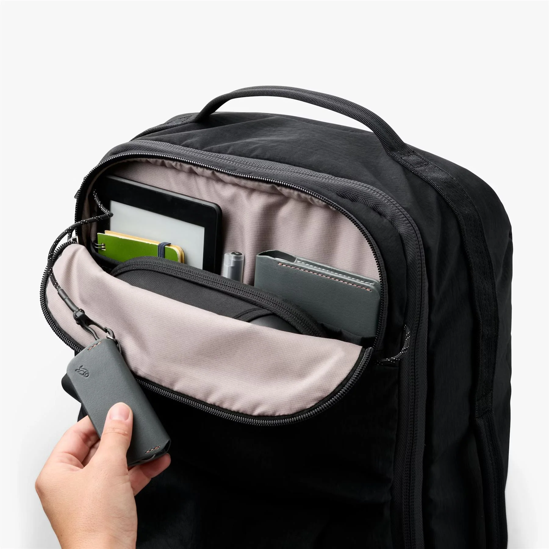 Bellroy Lightweight Lite Carry-On Rolling Holdall - Image 13