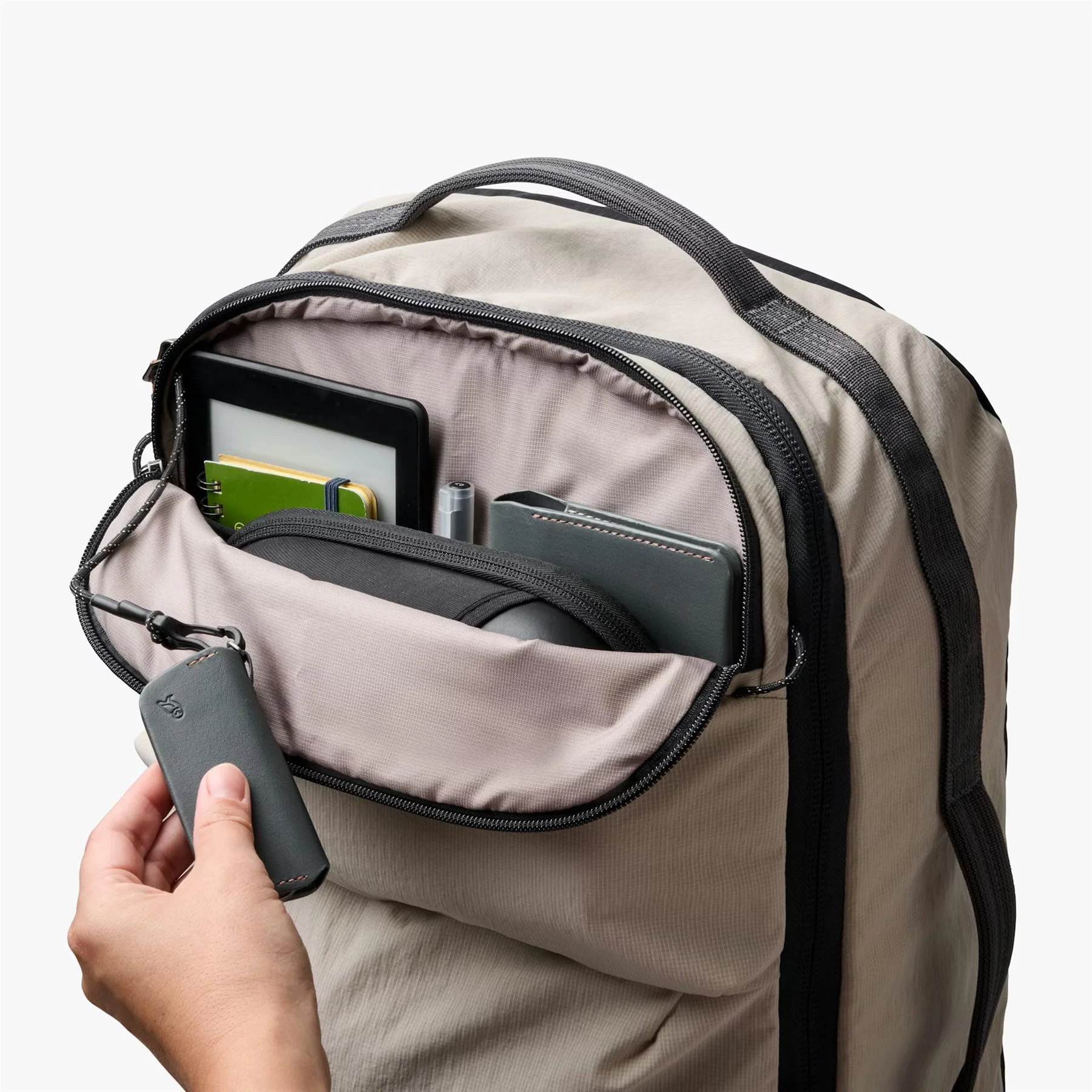 Bellroy Lightweight Lite Carry-On Rolling Holdall - Image 23