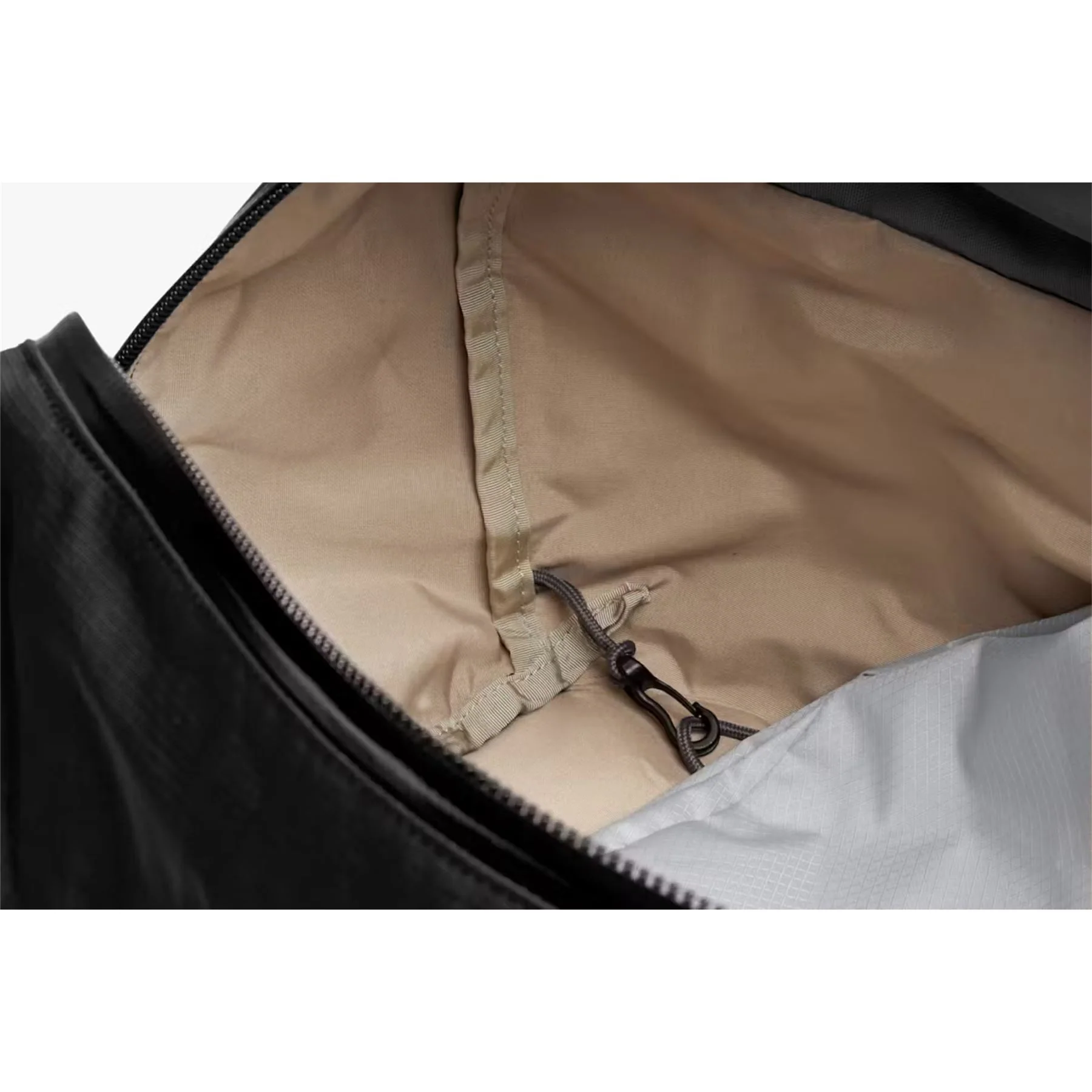 Bellroy Venture Duffel Holdall - Image 9