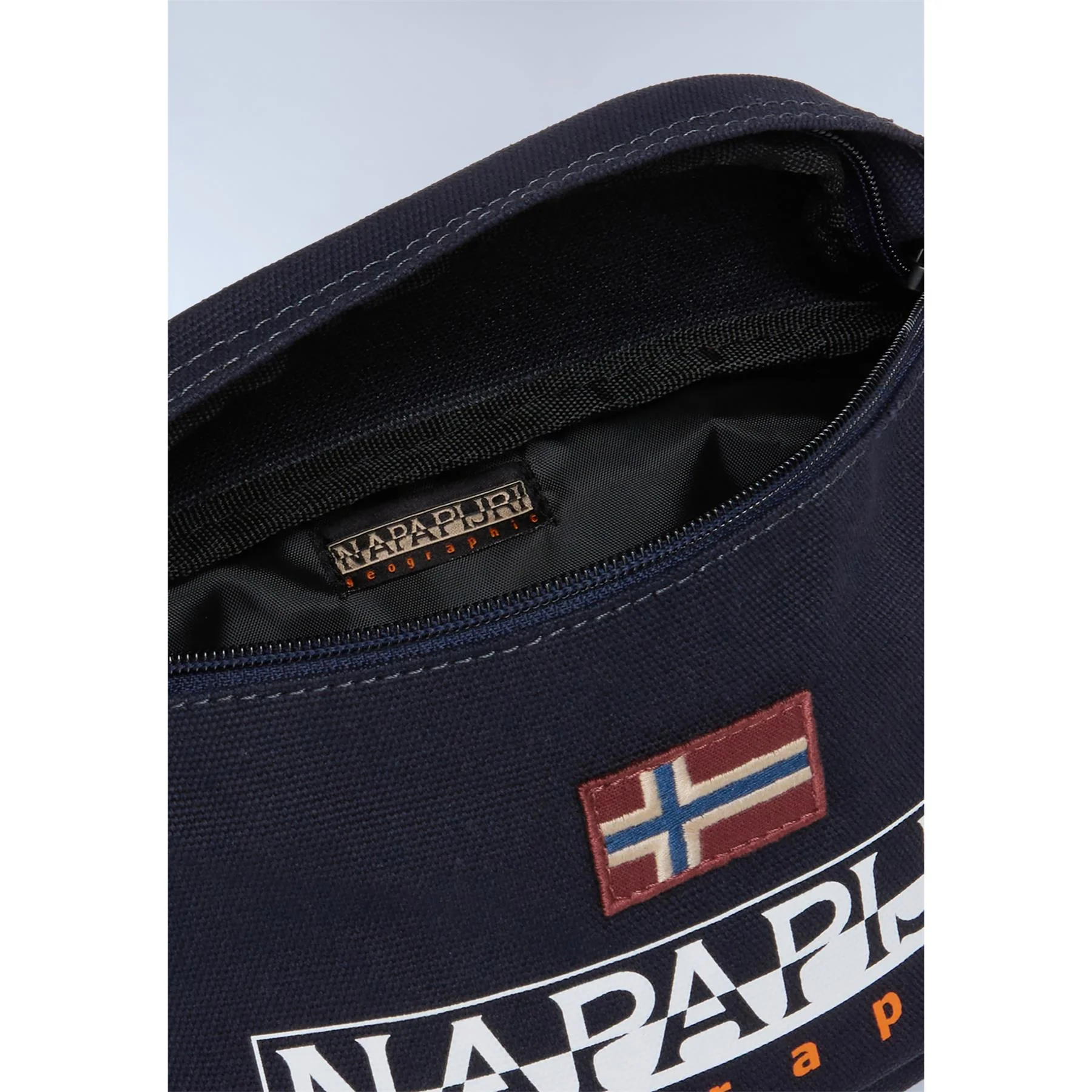 Napapijri Hering Bum Bag - Image 7