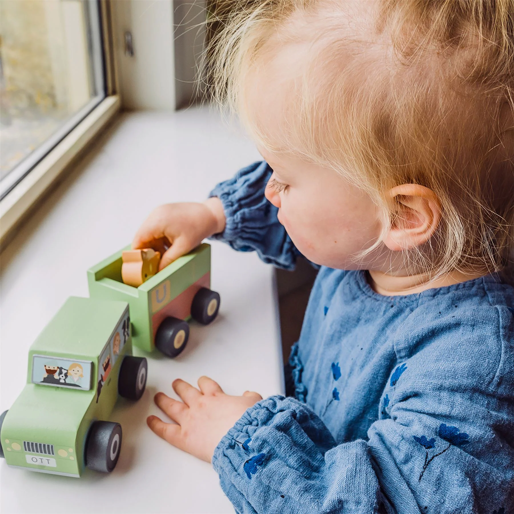 Orange Tree Toys Wooden Farm 4x4 with Horse Box - Image 4
