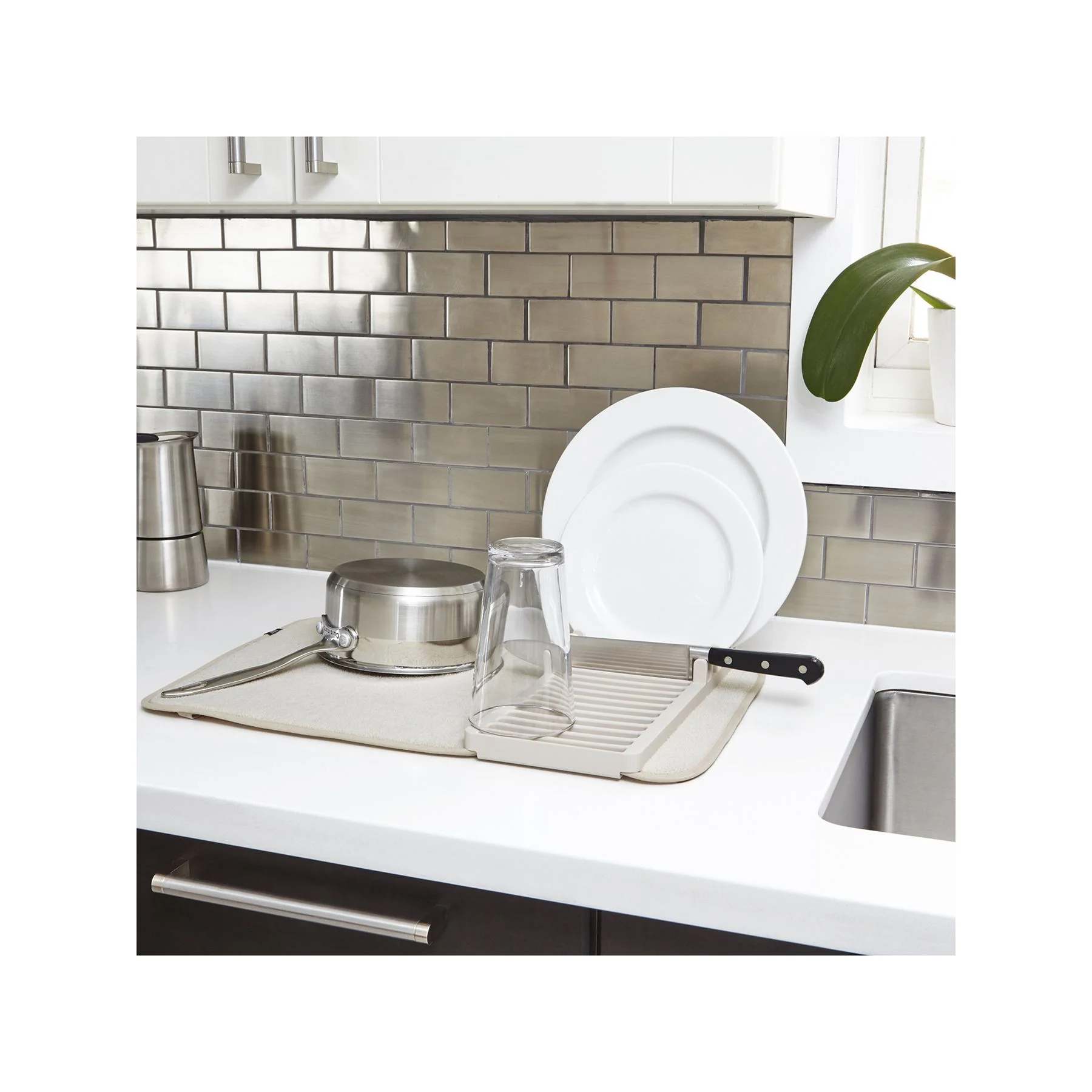 Umbra Udry Pack Away Dishrack with Drying Mat - Image 32
